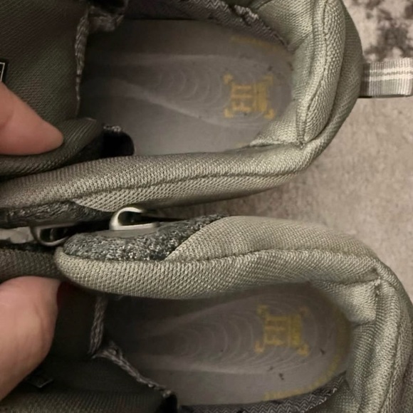 Keen Gray and Silver Hiking Shoes - Picture 4 of 6